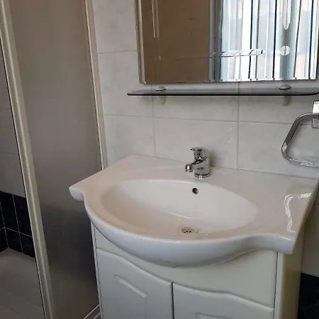 Mare Beachfront Cozy Sea View Appartement Pula