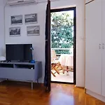 Mare Beachfront Cozy Sea View Lejlighed
