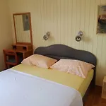 Mare Beachfront Cozy Sea View Lejlighed *